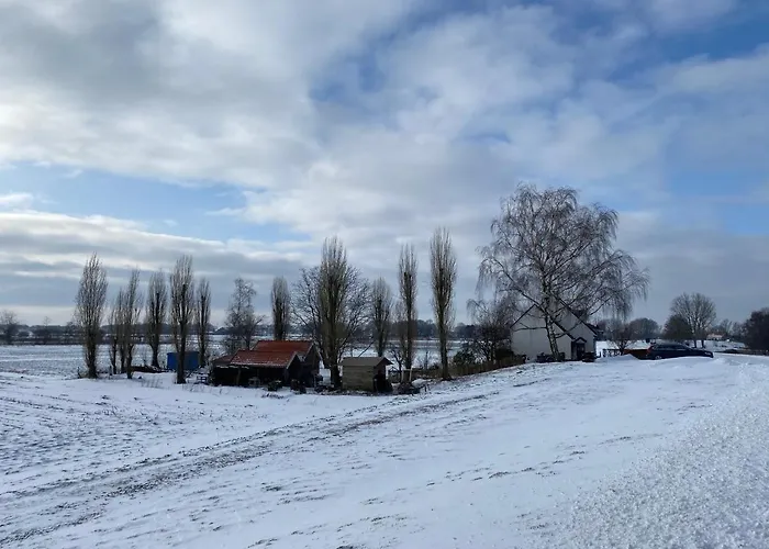 Roer, Huisje Aan De Maas